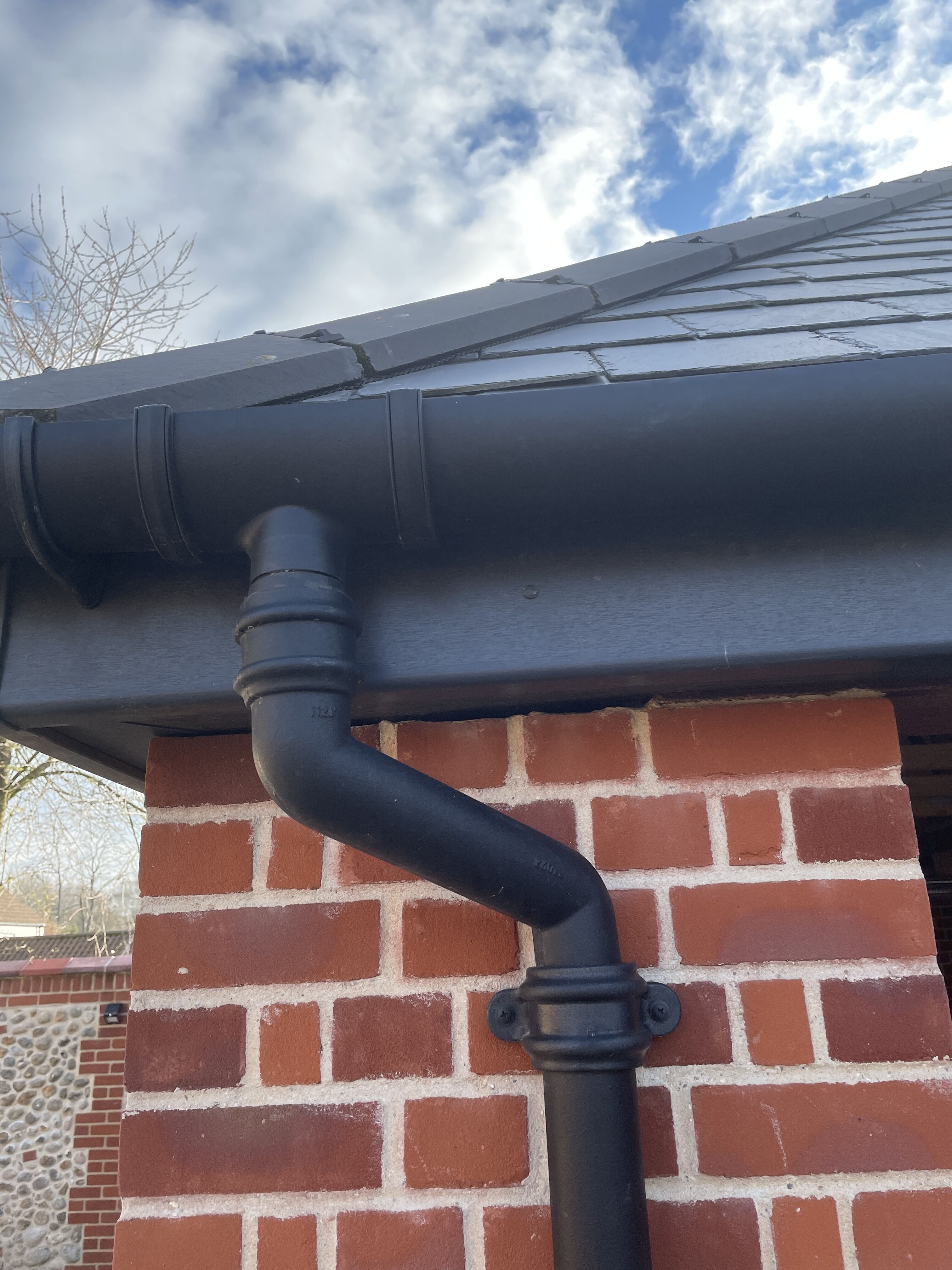 How to guide- How to Fix Guttering